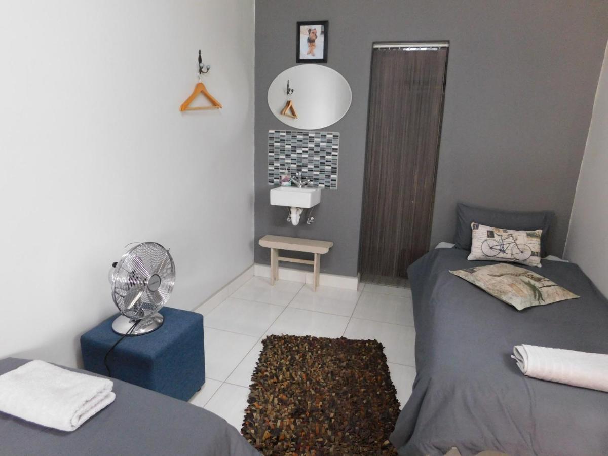 מלון Grootfontein Meteorite Rest Camp מראה חיצוני תמונה