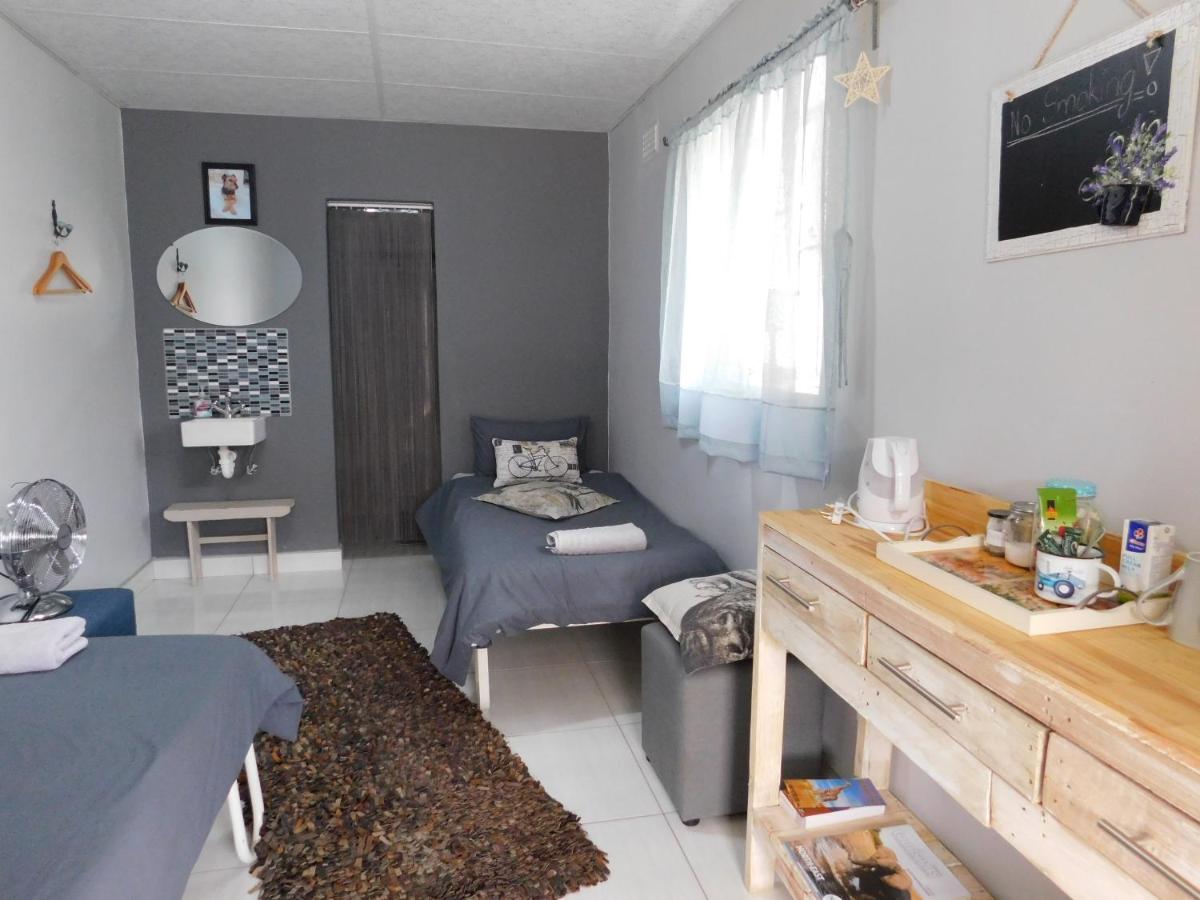 מלון Grootfontein Meteorite Rest Camp מראה חיצוני תמונה